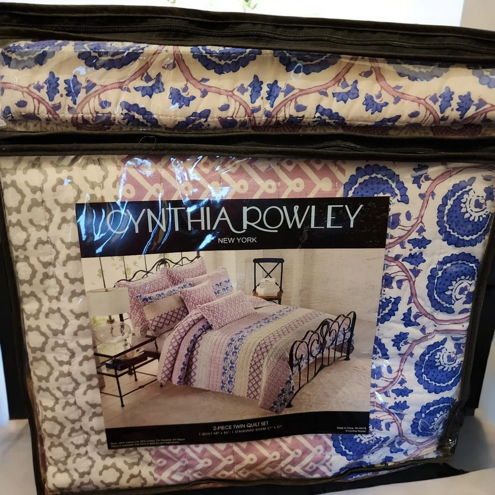 Cynthia Rowley Twin 2 pc Set Blue and Purple Quilt Sham Abstract Medallions